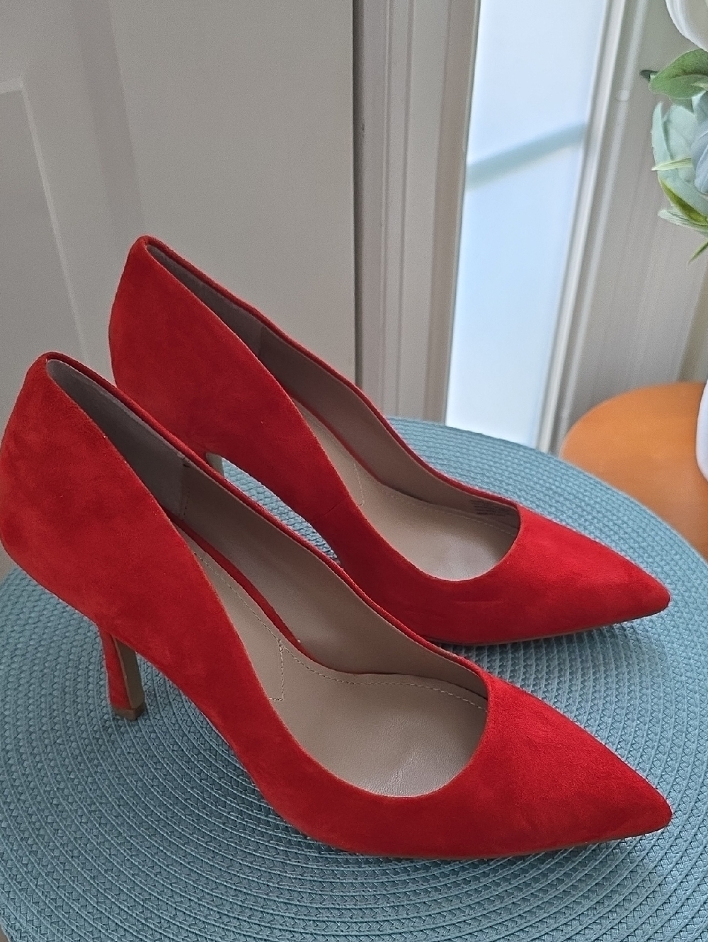 CHARLES DAVID BRAND WOMEN'S RED SUEDE-LIKE PUMP HEELS SIZE 9